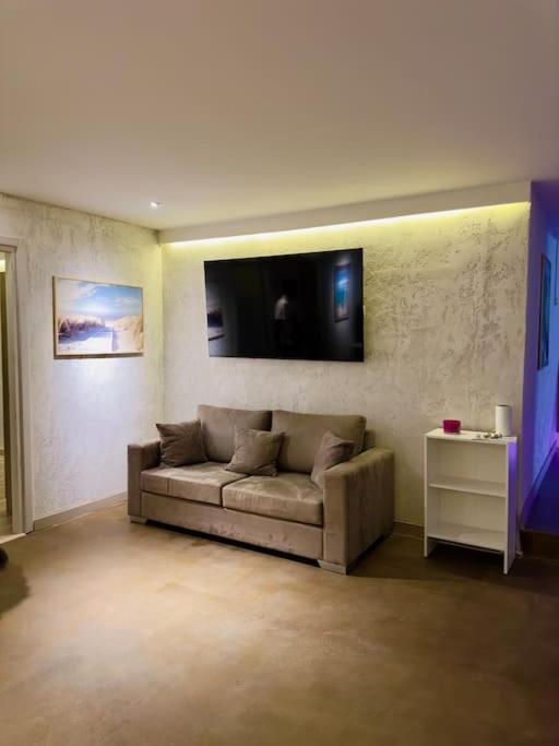 Anastasia Villa *